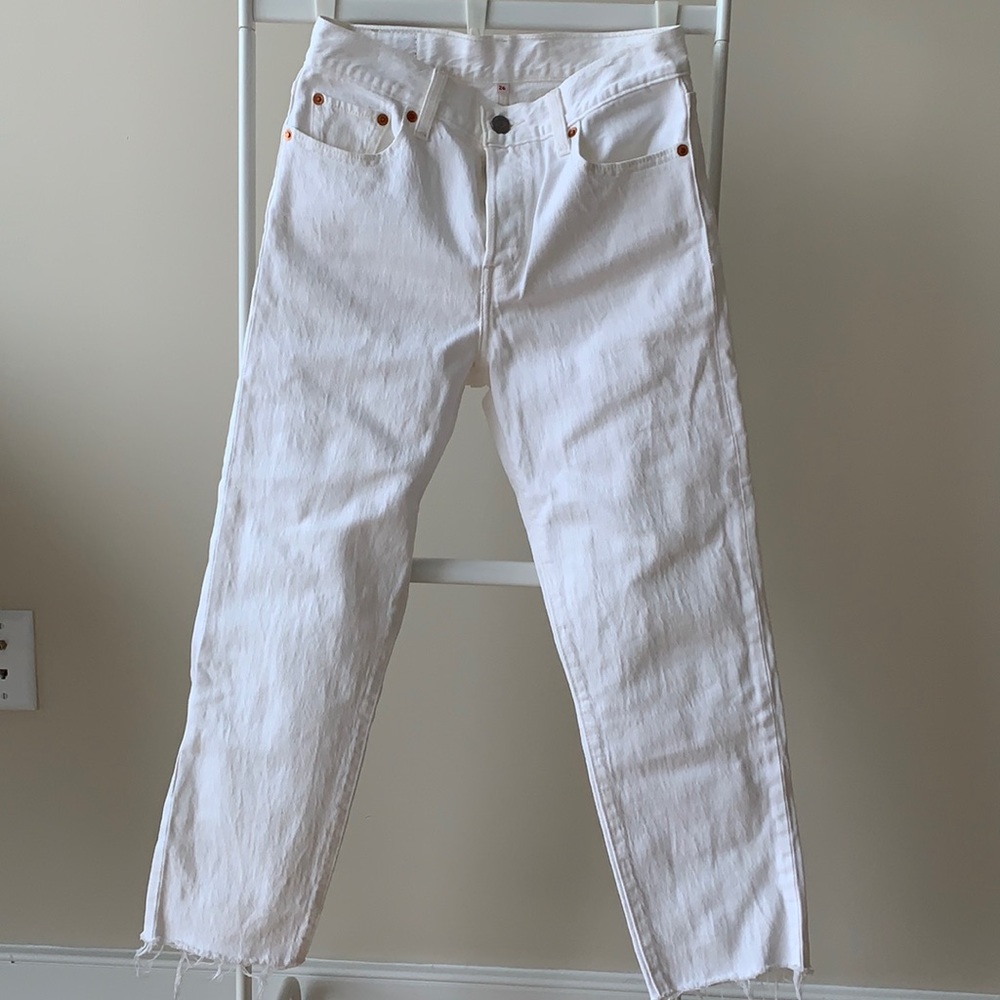 LEVIS Wedgie Icon white ankle jeans. Size 26